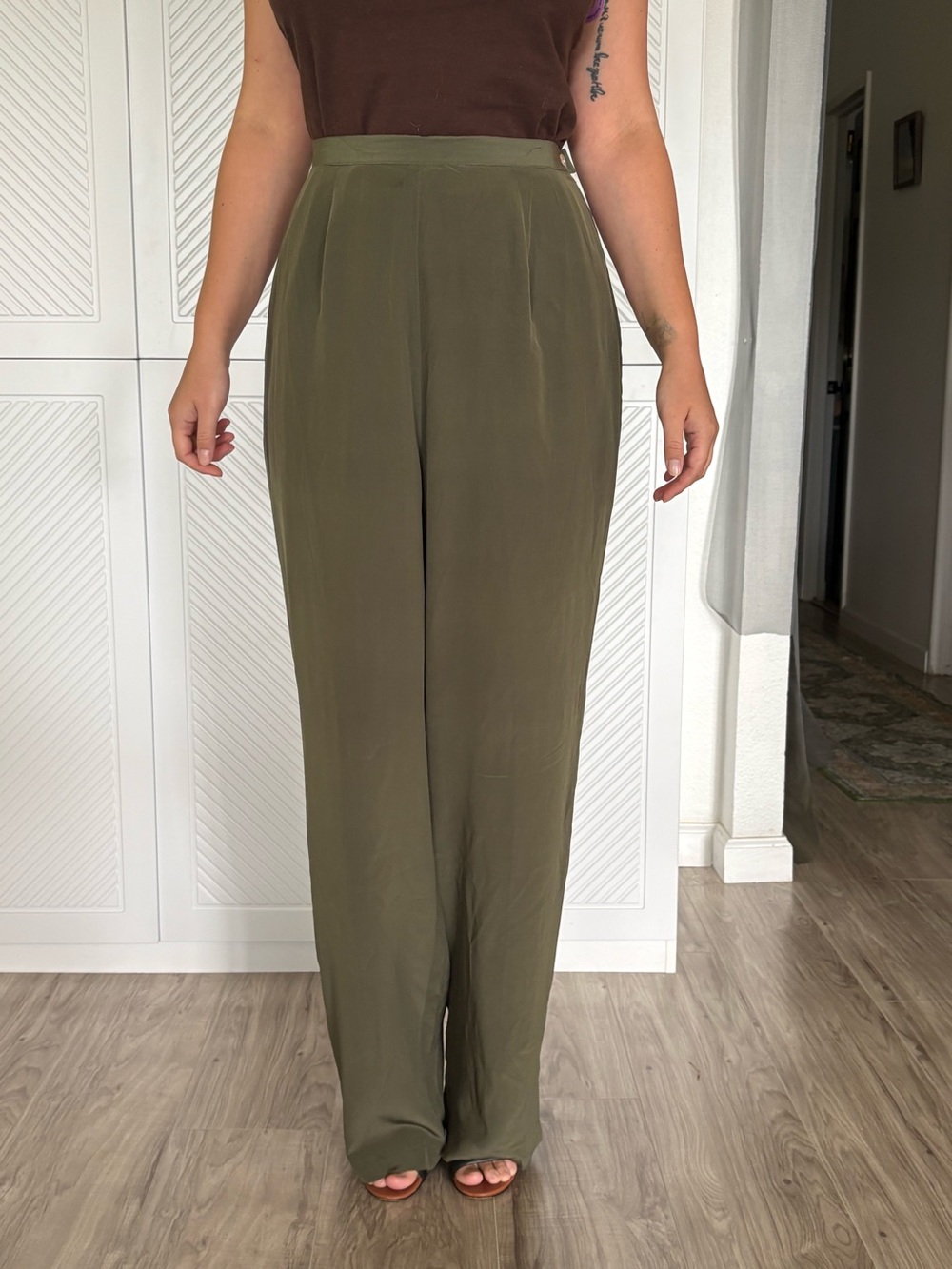 Olive green 100% silk pants in new condition